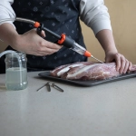 nastrzykiwarka, nastrzykiwarka ręczna, jak zrobić nastrzyk wędliny, peklosól, sól do peklowania, przyprawy kielce, sklep z przyprawami, czym nastrzykiwać szynkę, domowe wędliny (3).webp