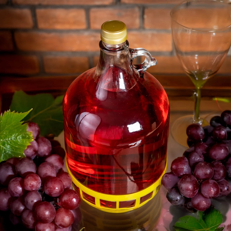 Gąsior DAMA, butelka na wino i bimber 5l w koszu plastikowym z zakrętką 6.jpg