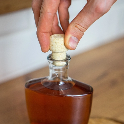 korek-grzybek-z-korka. do wyrobu alkoholu, akcesoria do produktu alkoholu, drożdże do bimbru, drożdże turbo, destylator, zioła i przyprawy2.webp