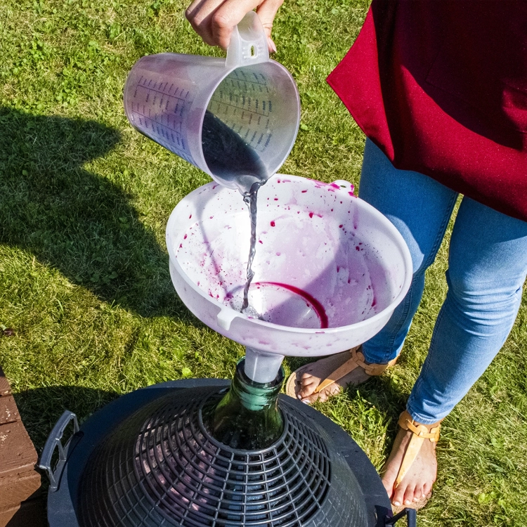 Lejek plastikowy do balonów fi31 cm, butelki na wino, drożdże winiarskie, drożdże gorzelnicze, drożdże kielce, sklep kielce4.webp