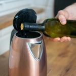 kapturki termokurczliwe do butelek na wino z perforacją, kapturki na wino, osłonki termokurczliwe do butelek, kapturki do nalewek, koszulki na butelki, zabezpieczenie korka, akcesoria do butelkowania, wykończenie butelek wina2.webp