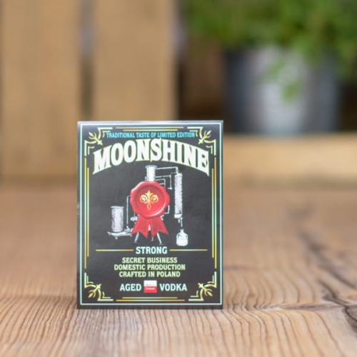 etykieta-moonshine. do wyrobu alkoholu, akcesoria do produktu alkoholu, drożdże do bimbru, drożdże turbo, destylator, zioła i przyprawy